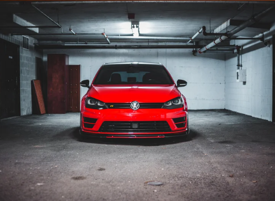 A car parked in the garage